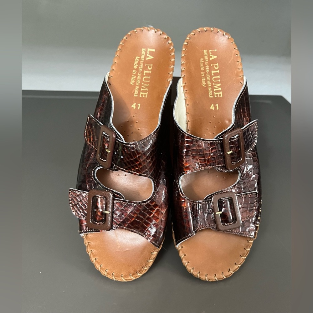 LAPLUME - Italian made Brown Metallic Jen Sandal w/Buckles
Size 41  = 🇺🇸 8.5
